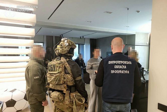СБУ и прокуроры проводят обыски по делу о поддельных препаратах