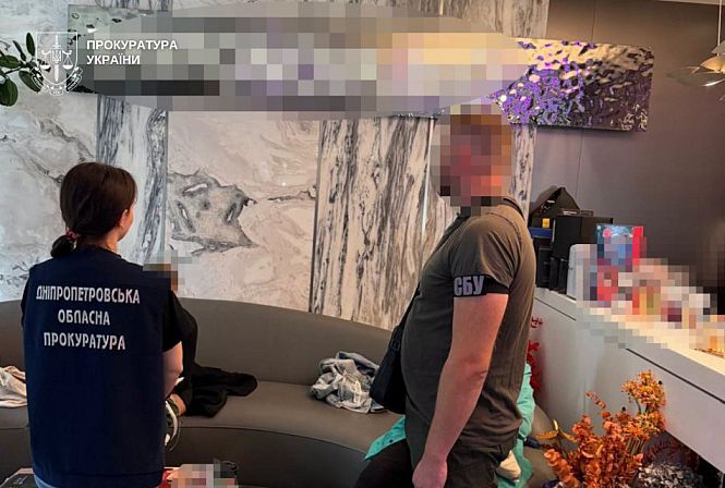 СБУ и прокуратура проводят обыск в помещении
