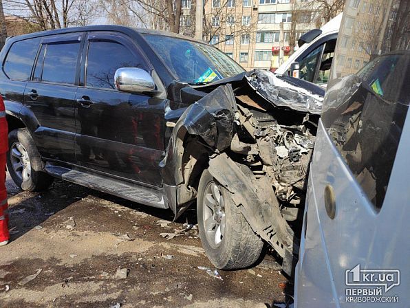Под Днепром случилось серьезное ДТП: есть пострадавшие