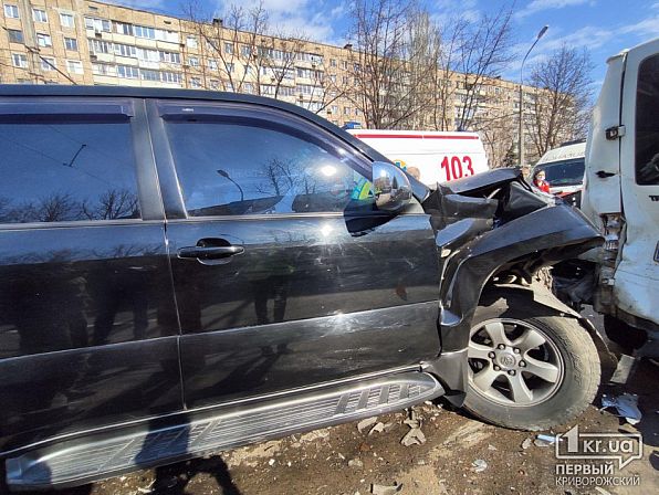 Под Днепром случилось серьезное ДТП: есть пострадавшие