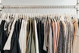 Капсульний гардероб із модних трендів осені 2022