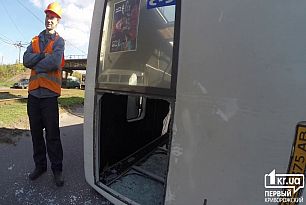 ДТП в Кривом Роге: перевернулась маршрутка с пассажирами | 1kr.ua