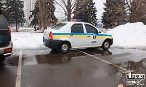 «Урок» парковки от сотрудников новой полиции в Кривом Роге 31.01.2016 | 1kr.ua