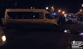 В Кривом Роге столкнулись маршрутка и микроавтобус | 1kr.ua