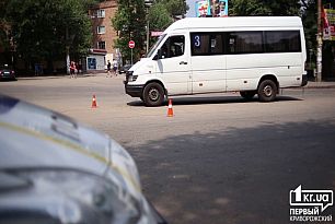 Происшествия: в Кривом Роге подросток столкнулся с маршрутным такси | 1kr.ua