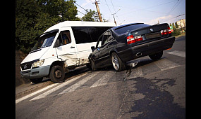 Происшествия: В Кривом Роге бумер врезался в микроавтобус | 1kr.ua